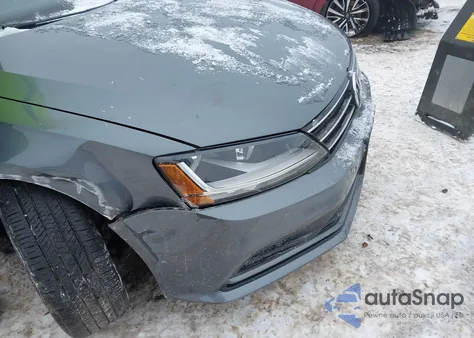 2017 Volkswagen Jetta 1.4T S z USA, uszkodzony, nr VIN 3VW2B7AJ5HM331441